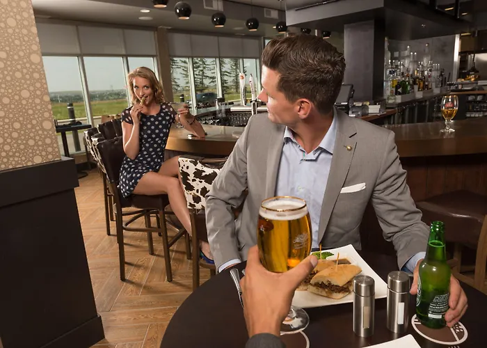 Applause Hotel Calgary Airport By Clique
